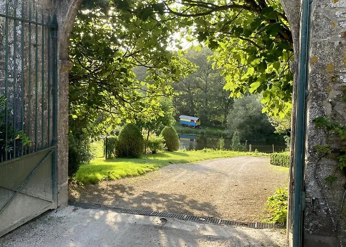 Roulotte Enchantée Dans Le Parc D'un Château Vendéen Casa vacanze *