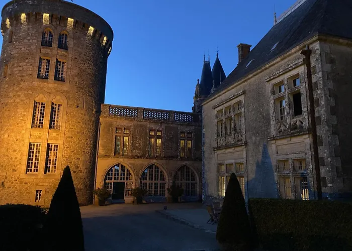 Casa vacanze Roulotte Enchantée Dans Le Parc D'un Château Vendéen *