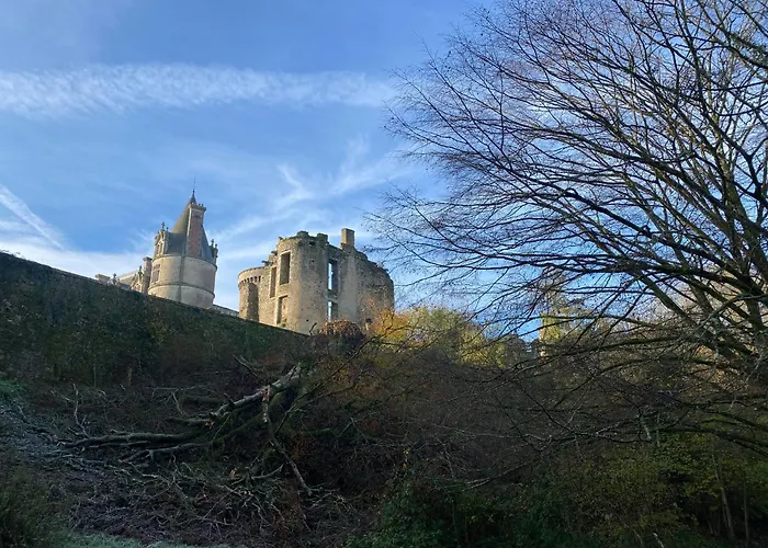 Casa vacanze Roulotte Enchantée Dans Le Parc D'un Château Vendéen *